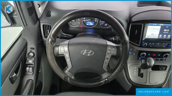 HYUNDAI STAREX VAN 5-SEATER