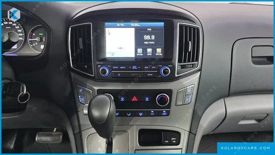 HYUNDAI STAREX VAN 5-SEATER