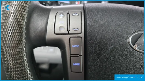 HYUNDAI STAREX VAN 5-SEATER