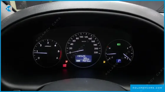 HYUNDAI STAREX VAN 3-SEATER