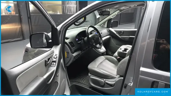 HYUNDAI STAREX VAN 3-SEATER