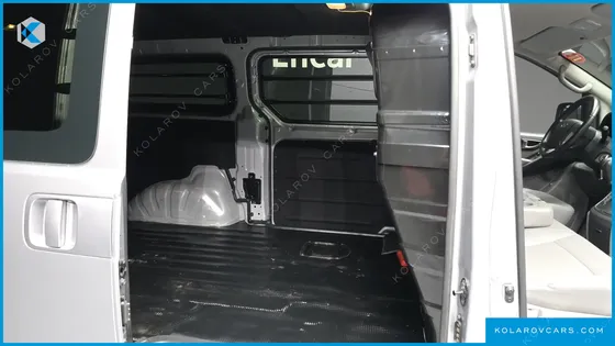 HYUNDAI STAREX VAN 3-SEATER