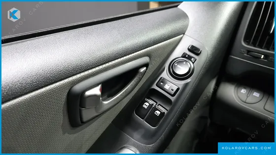 HYUNDAI STAREX VAN 3-SEATER