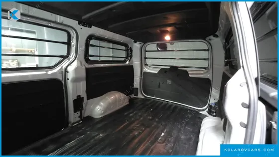 HYUNDAI STAREX VAN 3-SEATER