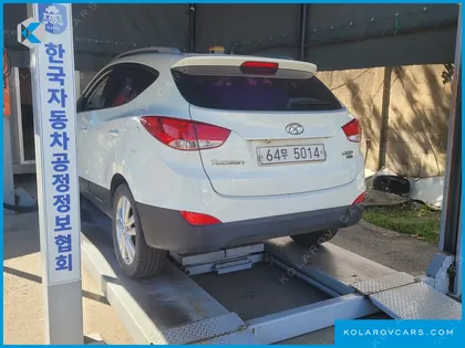 HYUNDAI TUCSON DIESEL 2WD LX20