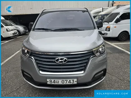 HYUNDAI STAREX VAN 5-SEATER