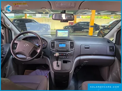 HYUNDAI STAREX VAN 5-SEATER