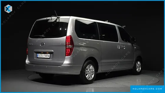 HYUNDAI STAREX VAN 3-SEATER