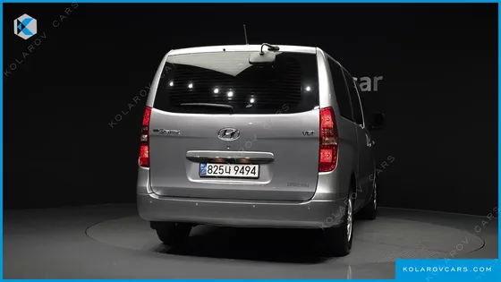 HYUNDAI STAREX VAN 3-SEATER