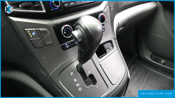 HYUNDAI STAREX VAN 3-SEATER