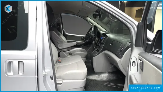 HYUNDAI STAREX VAN 3-SEATER