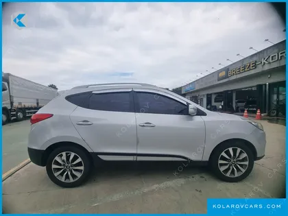 HYUNDAI TUCSON DIESEL 2WD LX20