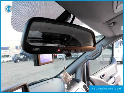 HYUNDAI STAREX VAN 3-SEATER