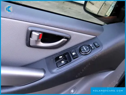 HYUNDAI STAREX VAN 3-SEATER