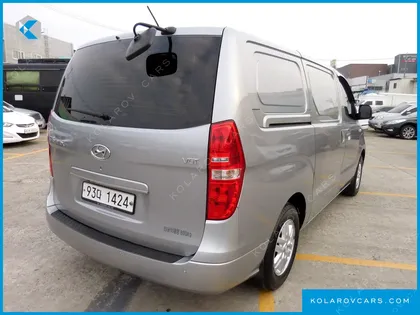 HYUNDAI STAREX VAN 3-SEATER