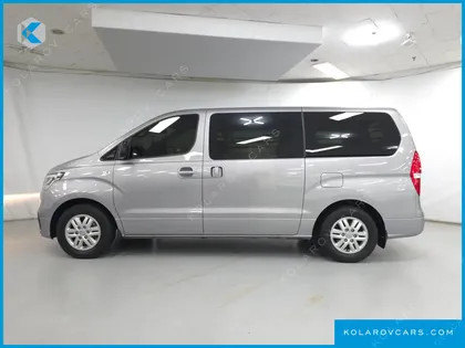 HYUNDAI STAREX VAN 3-SEATER