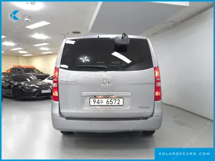 HYUNDAI STAREX VAN 3-SEATER