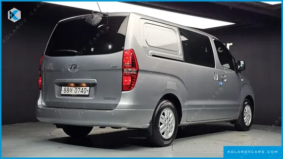HYUNDAI STAREX VAN 5-SEATER