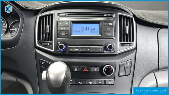 HYUNDAI STAREX VAN 5-SEATER