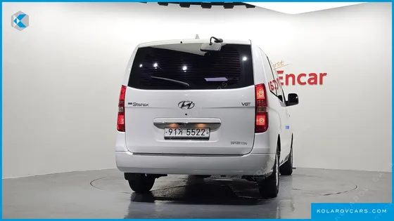HYUNDAI STAREX VAN 5-SEATER