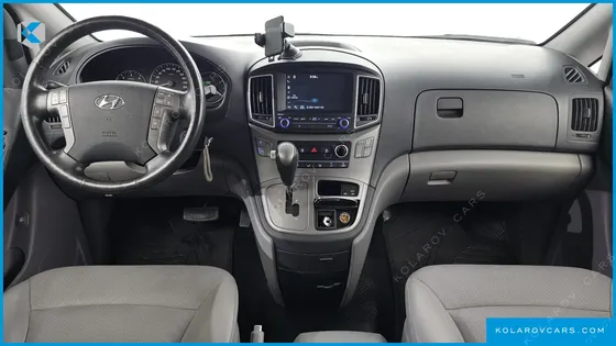 HYUNDAI STAREX VAN 5-SEATER