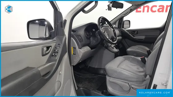 HYUNDAI STAREX VAN 5-SEATER