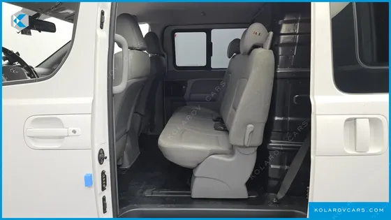 HYUNDAI STAREX VAN 5-SEATER