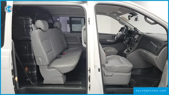 HYUNDAI STAREX VAN 5-SEATER