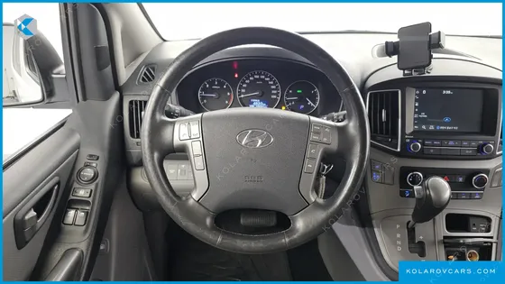 HYUNDAI STAREX VAN 5-SEATER