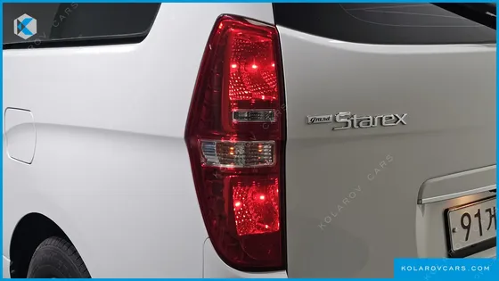 HYUNDAI STAREX VAN 5-SEATER