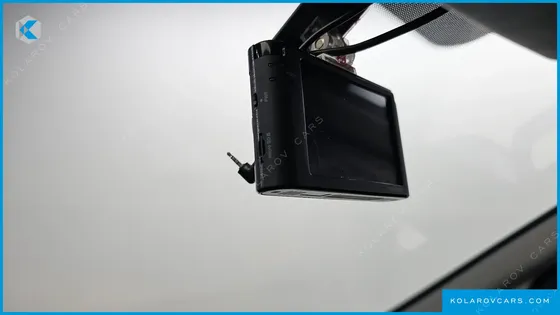 HYUNDAI STAREX VAN 5-SEATER