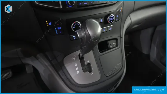 HYUNDAI STAREX WAGON 12-SEATER