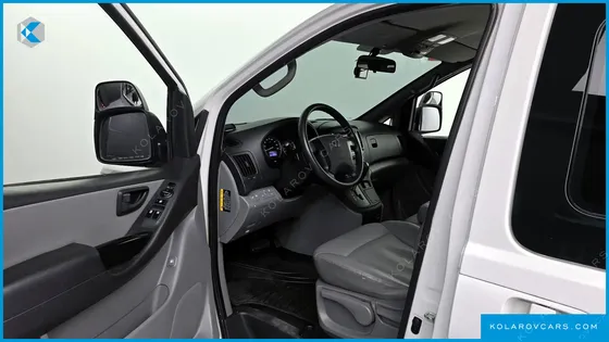 HYUNDAI STAREX WAGON 12-SEATER