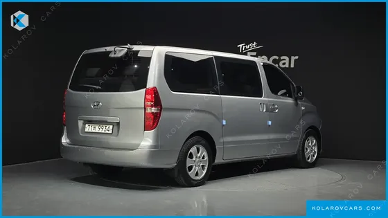 HYUNDAI STAREX WAGON 12-SEATER