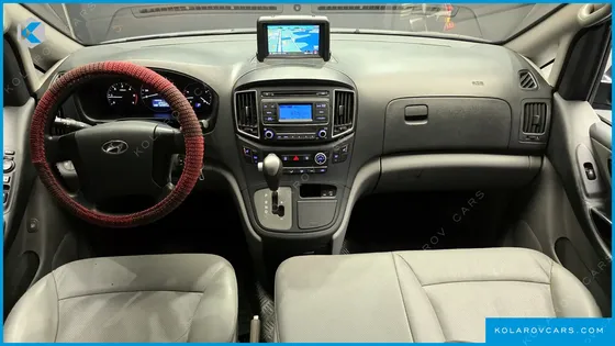 HYUNDAI STAREX WAGON 12-SEATER
