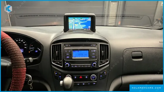 HYUNDAI STAREX WAGON 12-SEATER