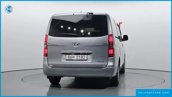 HYUNDAI STAREX VAN 5-SEATER