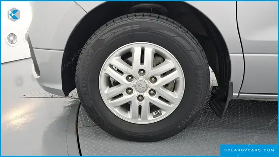 HYUNDAI STAREX VAN 5-SEATER
