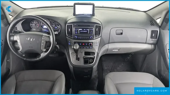 HYUNDAI STAREX VAN 5-SEATER