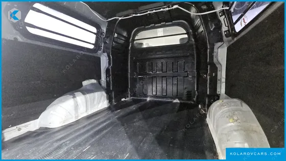 HYUNDAI STAREX VAN 5-SEATER
