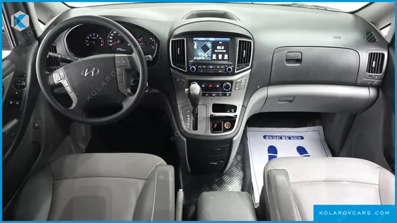 HYUNDAI STAREX VAN 5-SEATER LPI