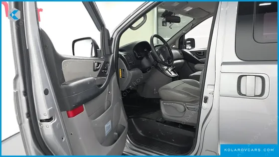 HYUNDAI STAREX VAN 5-SEATER LPI