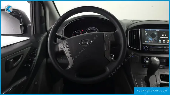 HYUNDAI STAREX VAN 5-SEATER LPI