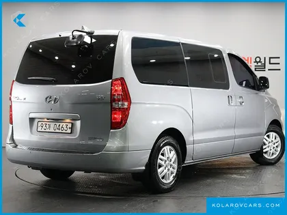 HYUNDAI STAREX VAN 5-SEATER