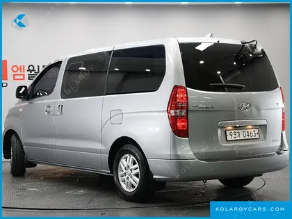 HYUNDAI STAREX VAN 5-SEATER