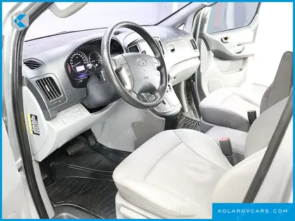 HYUNDAI STAREX VAN 5-SEATER