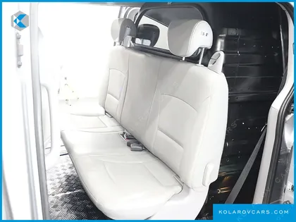 HYUNDAI STAREX VAN 5-SEATER