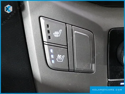HYUNDAI STAREX VAN 5-SEATER