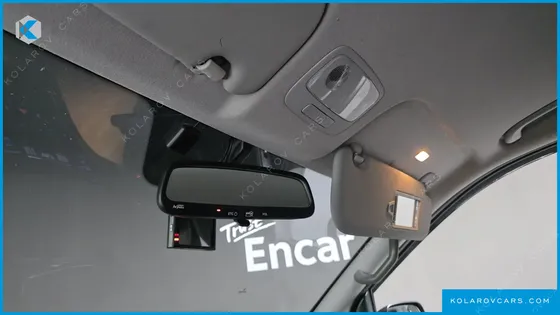 HYUNDAI STAREX VAN 5-SEATER