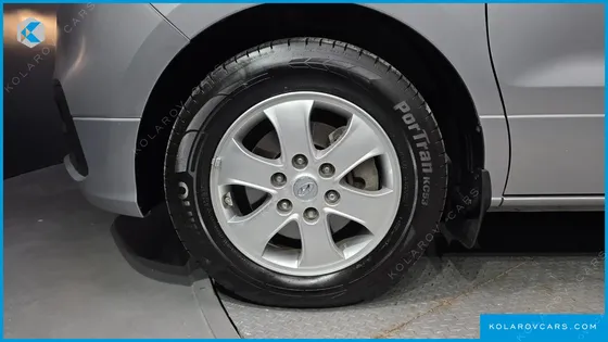 HYUNDAI STAREX WAGON 12-SEATER